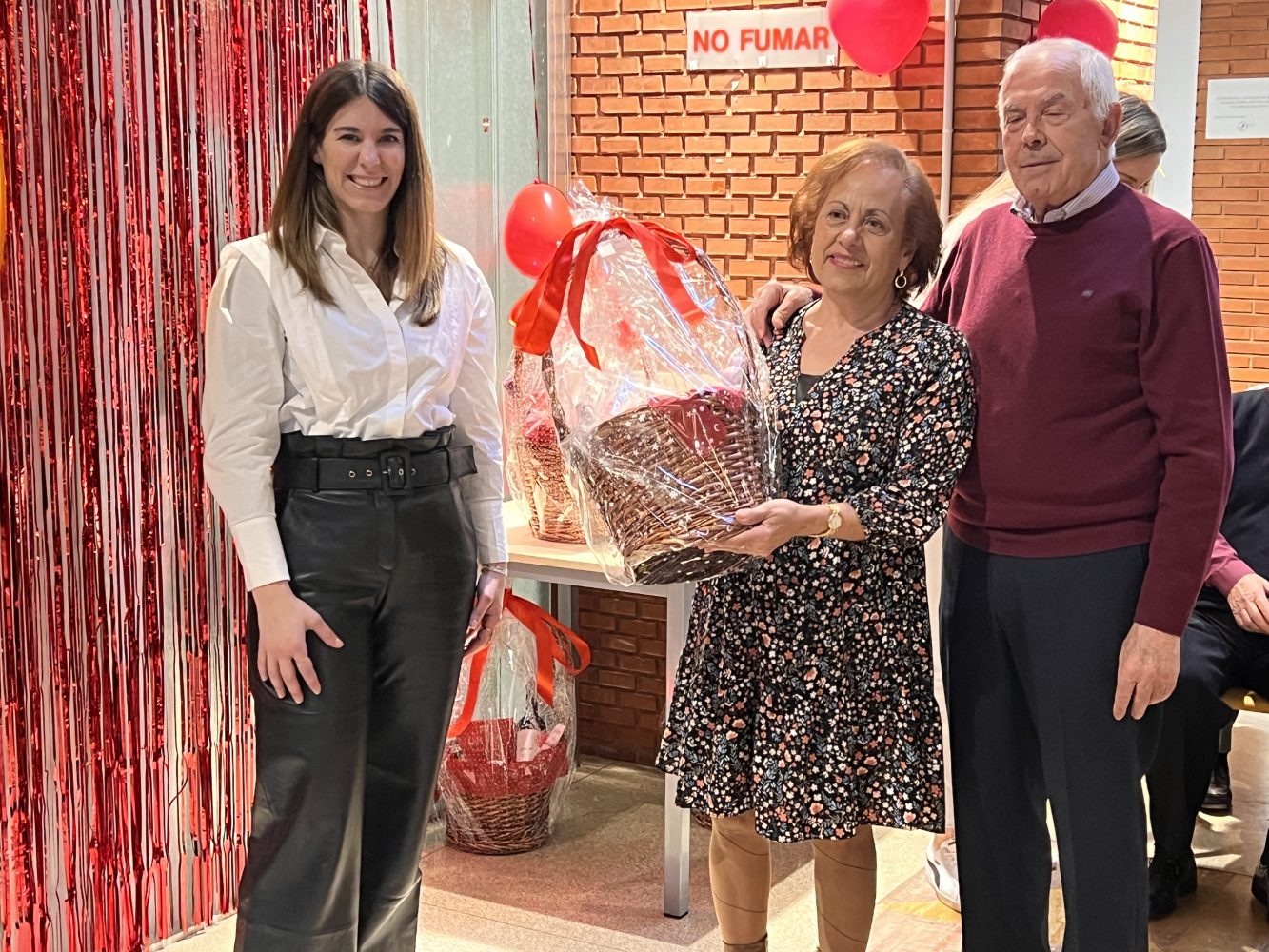 Barajas rinde homenaje a las parejas del distrito que este año celebran