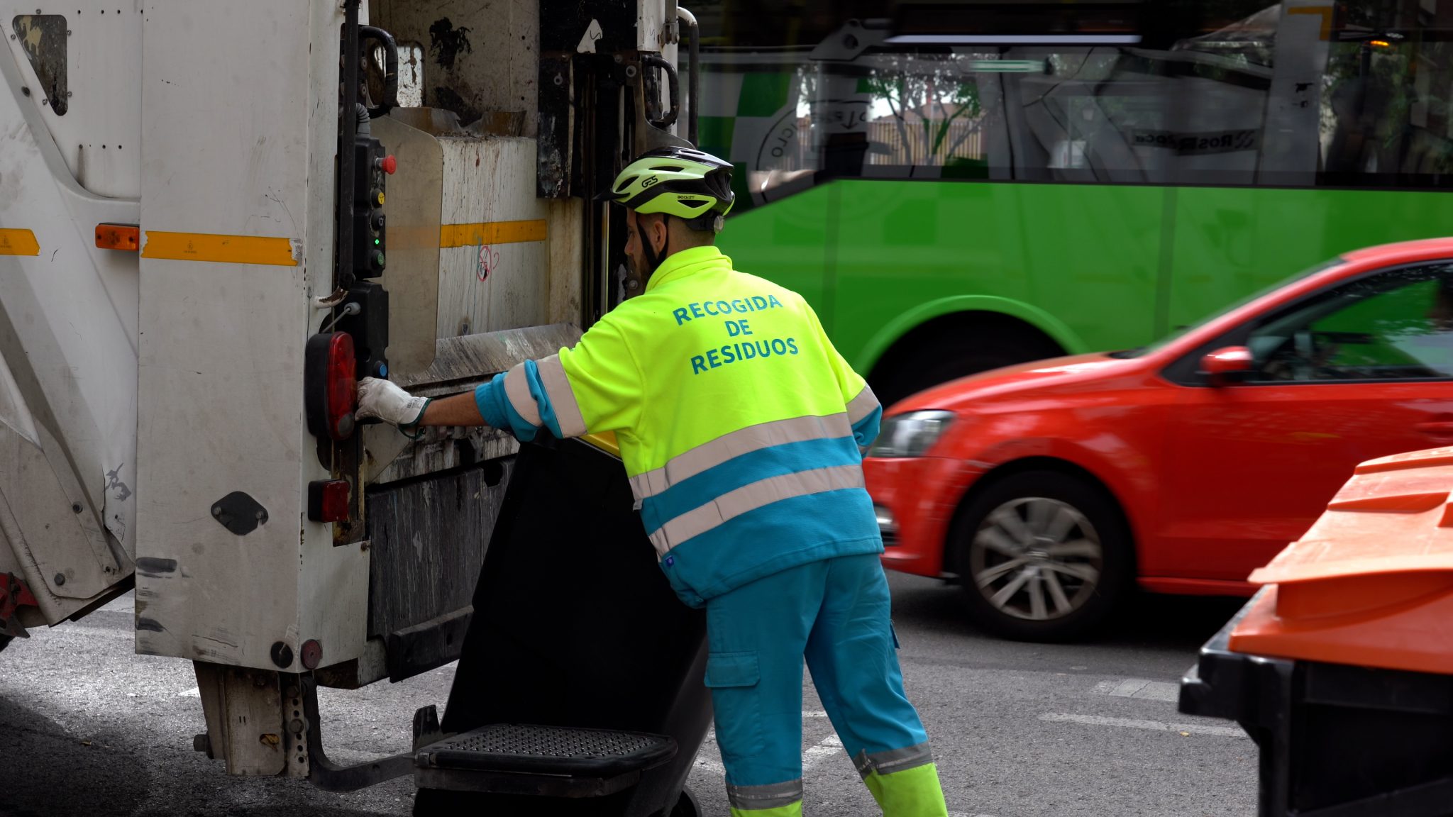 El Ayuntamiento Refuerza La Recogida De Residuos Del Contenedor Naranja