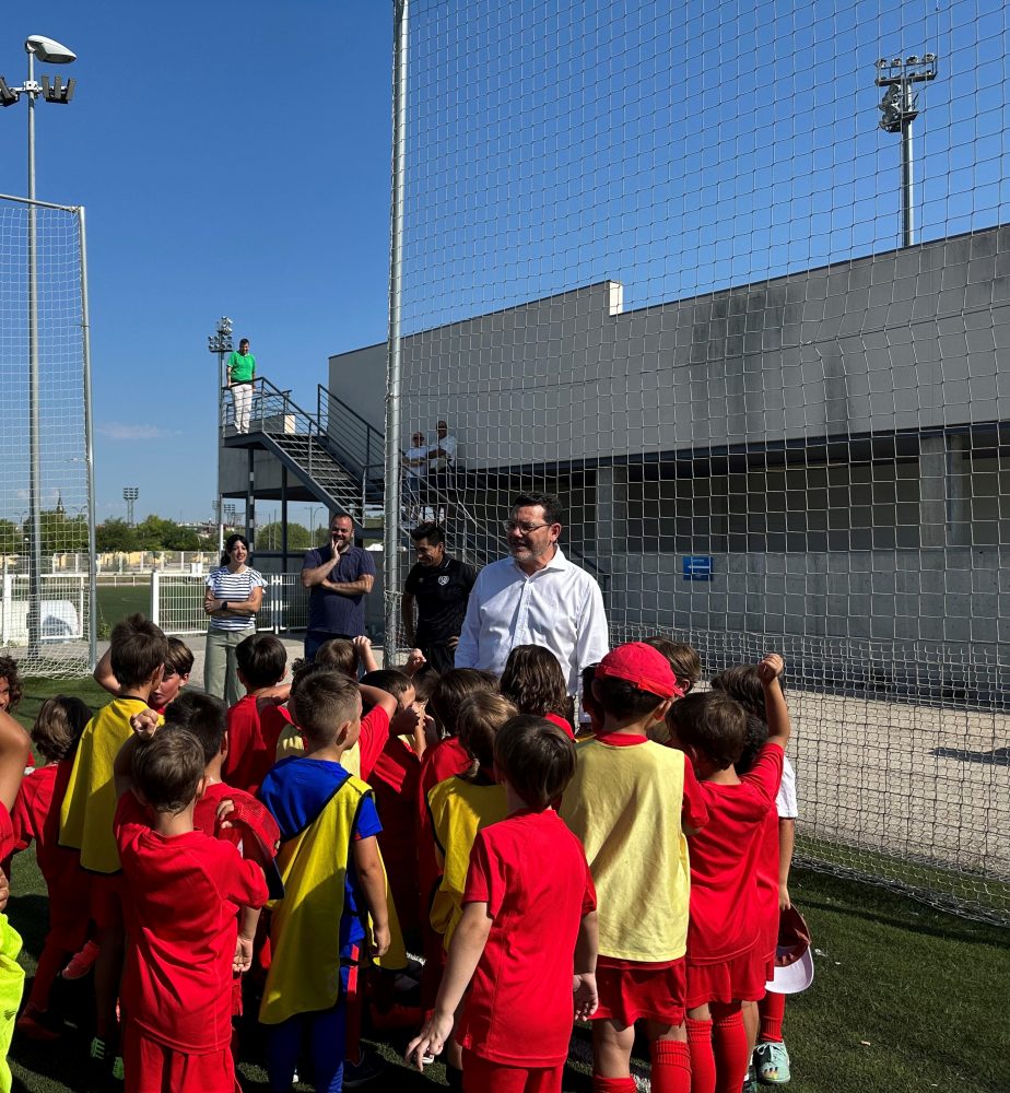 Cuatrocientos menores disfrutan del campus de fútbol de la Fundación