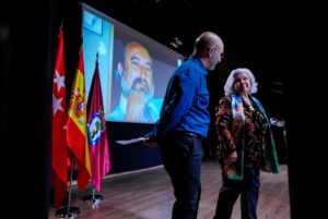 La mujer e hijo de Ángel del Río