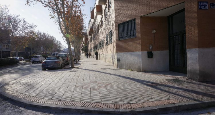 Mejoras en la accesibilidad de la avenida de Logroño entre las calles Alar del Rey y Playa de Riazor