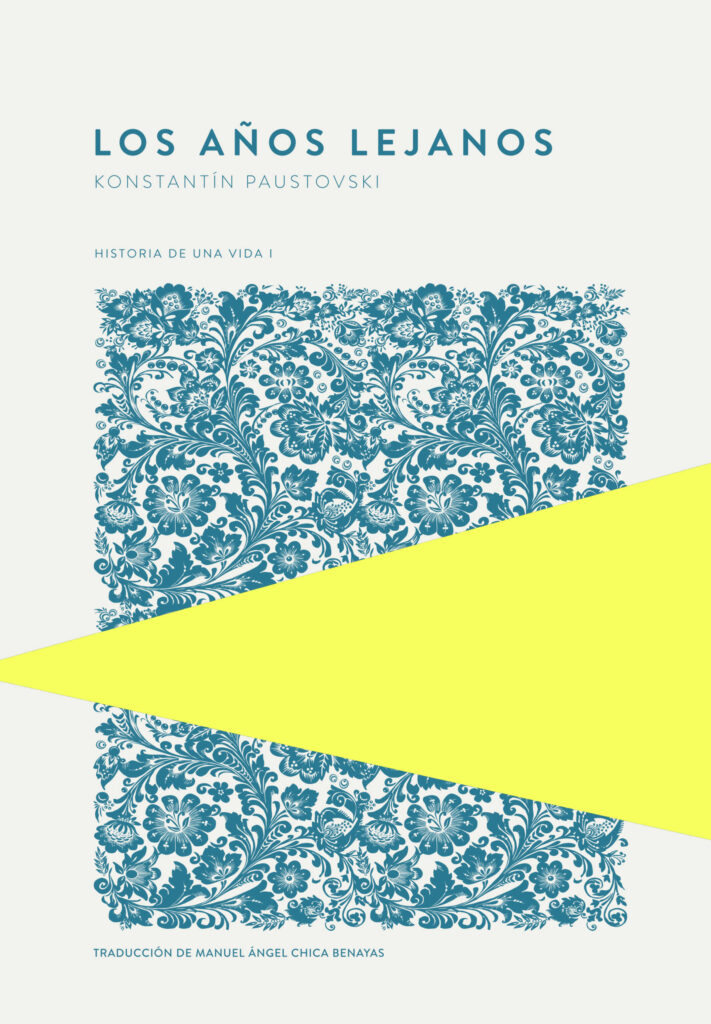 Portada del libro Los Años Lejanos. con un mosaico de flores azules atravesado por un triángulo amarillo