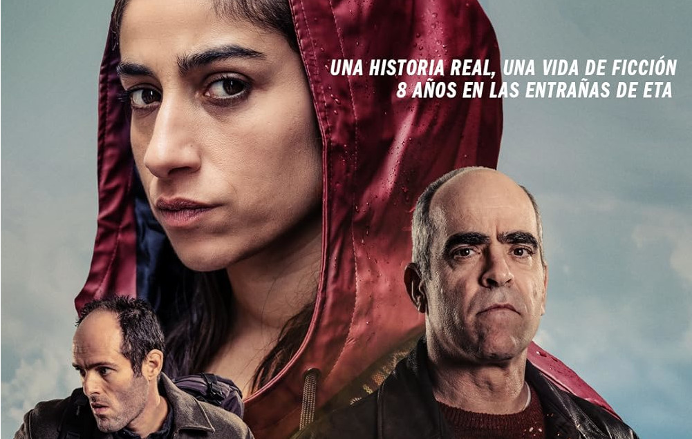 Cartel de la película la infiltrada con los personajes posando