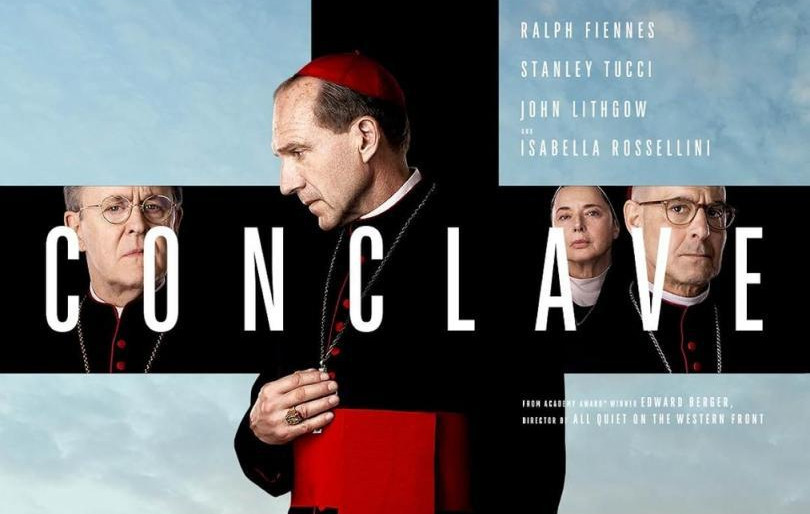 Cartel de la película Cónclave. Aparecen los actores vestidos con el traje de cardenal