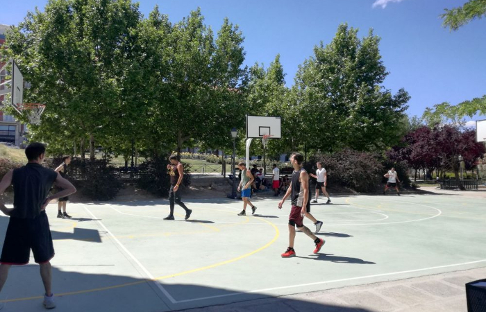 El baloncesto 'Con B de Barrio' – Centro