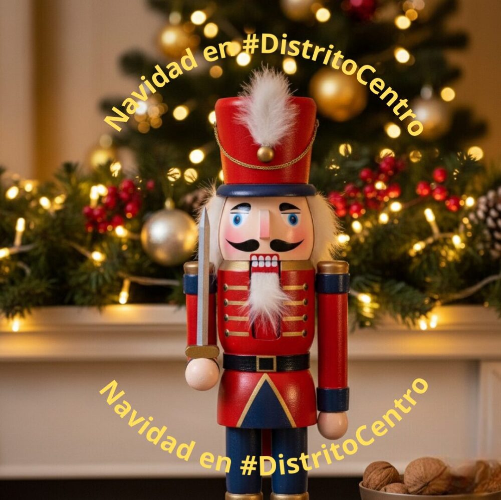 Árbol de Navidad y figura de un casacanueces