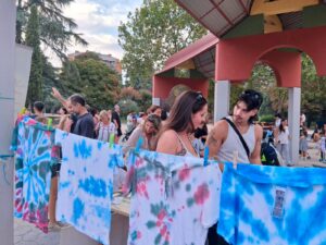 Un grupo de jóvenes durante la jornada de Chamartín se mueve