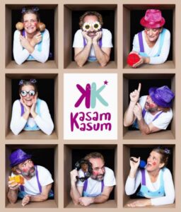 Mosaico de personajes de teatro con disfraces