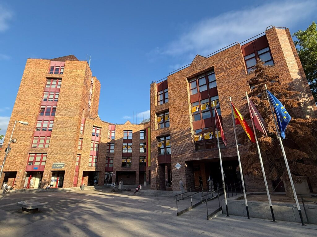 Fachada de la Junta Municipal de Chamartín