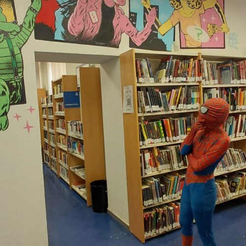 Mural realizado en la Biblioteca Francisco Ibáñez