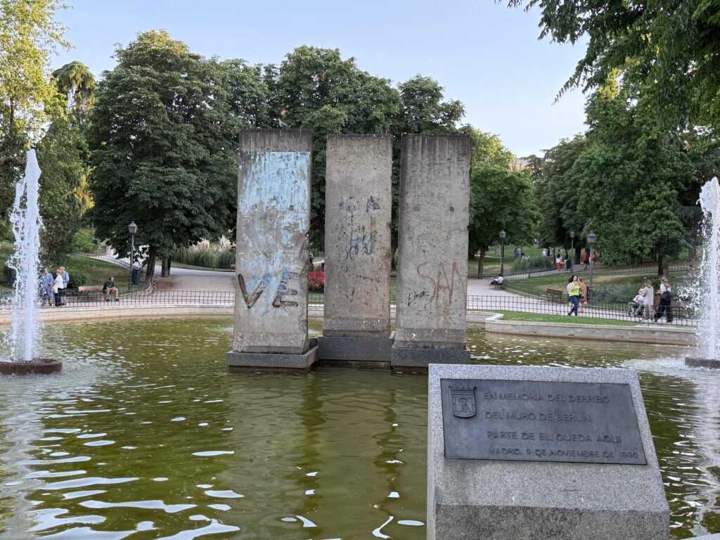 Restos del Muro de Berlín en el parque de Berlín de Chamartín