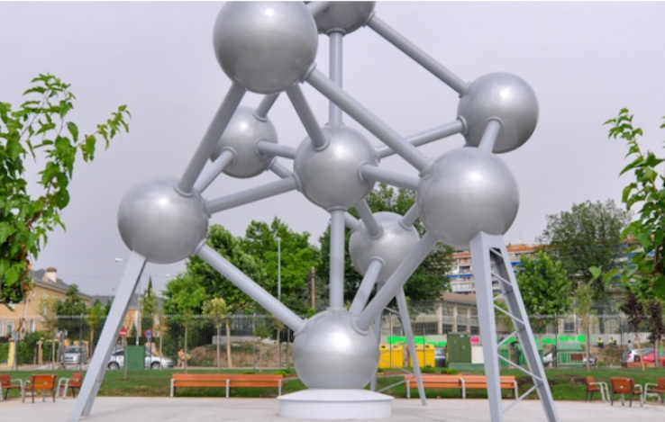 Atomium del parque Europa de Madrid