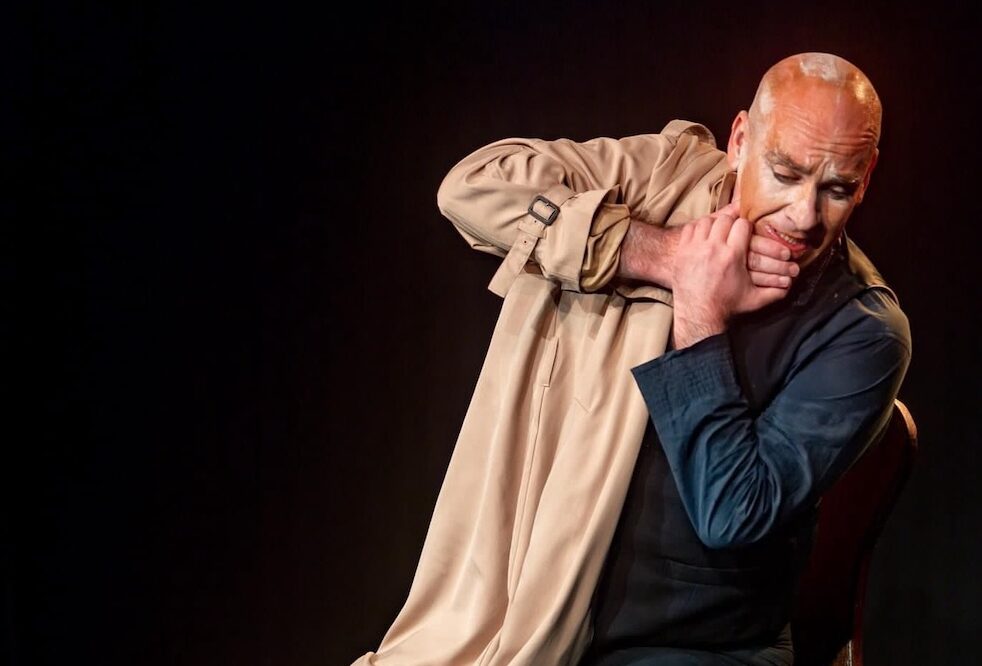 El gesto invisible; compañía José Piris