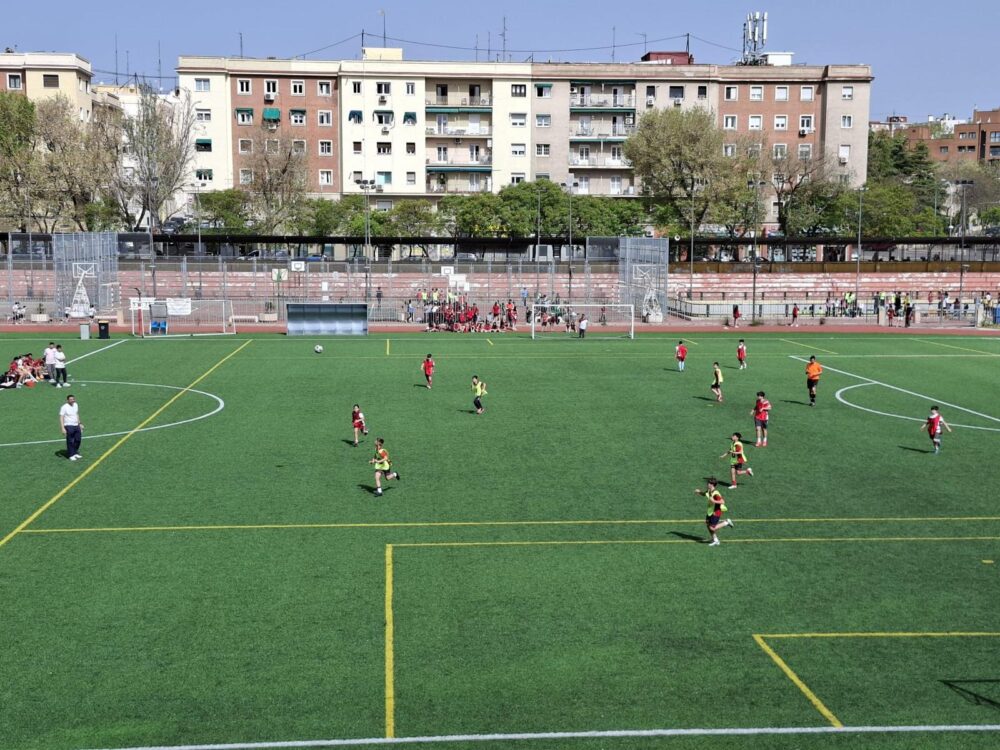 Imagen de archivo de campo de fútbol en Ciudad Lineal