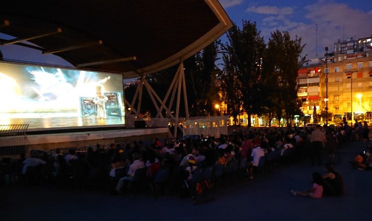 Cine de verano en el auditorio del Parque Aluche