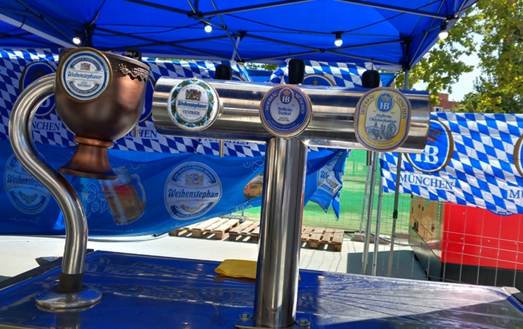 Grifos de cervezas de la Oktoberfest Vallecana