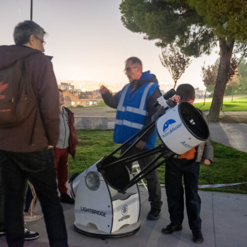 Imagen de archivo del taller de observación astrológica de la I Semana de la Ciencia