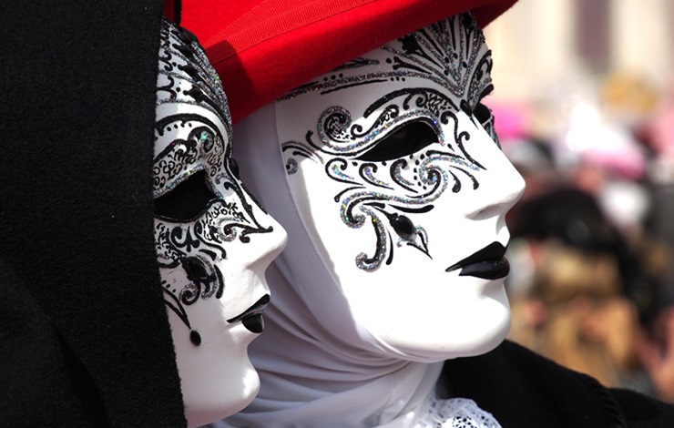 Máscaras en el carnaval del Puente de Vallecas