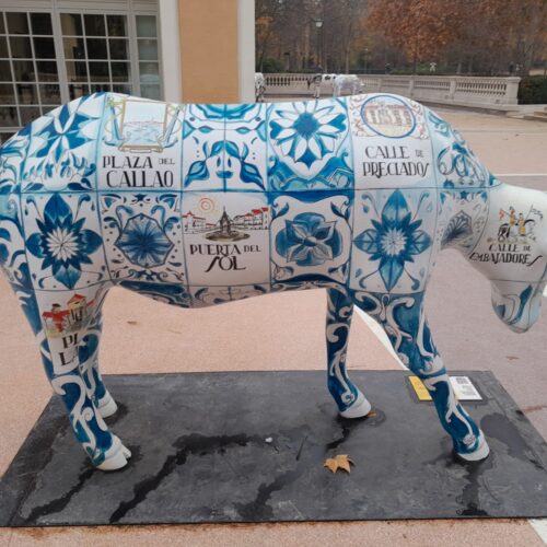 Esculturas con forma de vaca decoradas por artistas