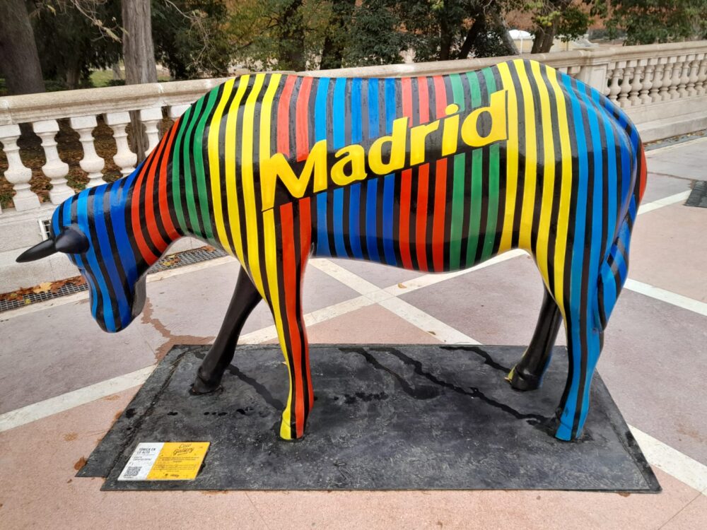 Esculturas con forma de vaca decoradas por artistas