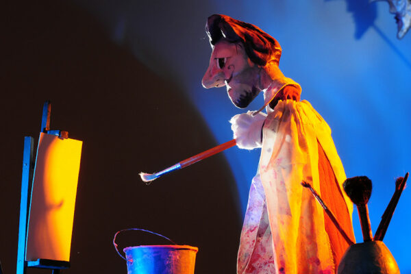 Sesión de títeres en el Teatro de Títeres del Retiro