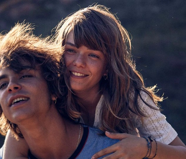 primer plano de dos jóvenes, chico y chica