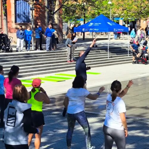 clase de fitness en la plaza Daoiz y Velarde