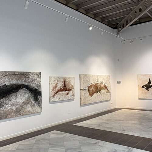 Pinturas de mamíferos marinos en grises y a gran tamaño