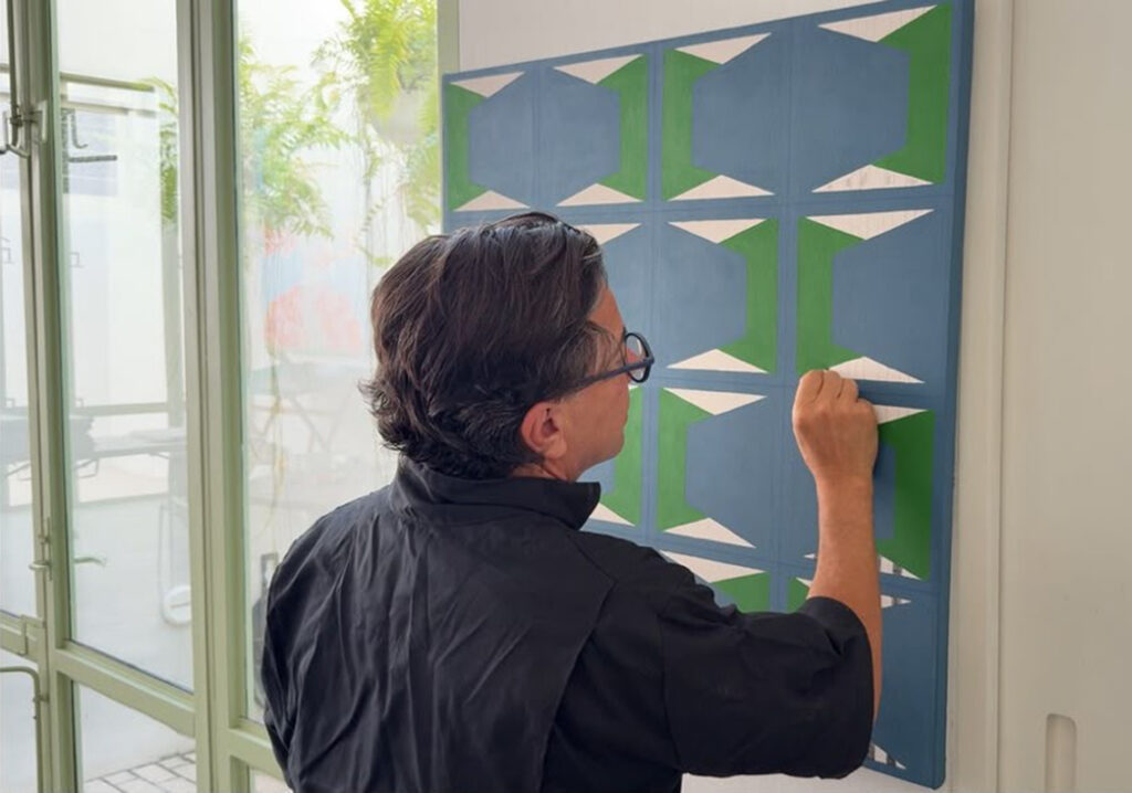 William Gaber pintando 