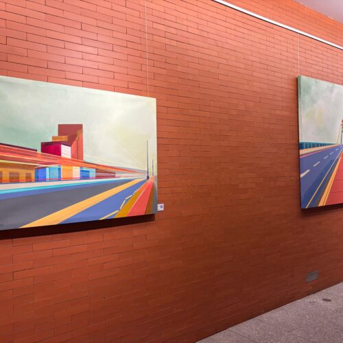 Obras de la exposición de Marta Ranz Quiles expuestas en la pared del centro cultural