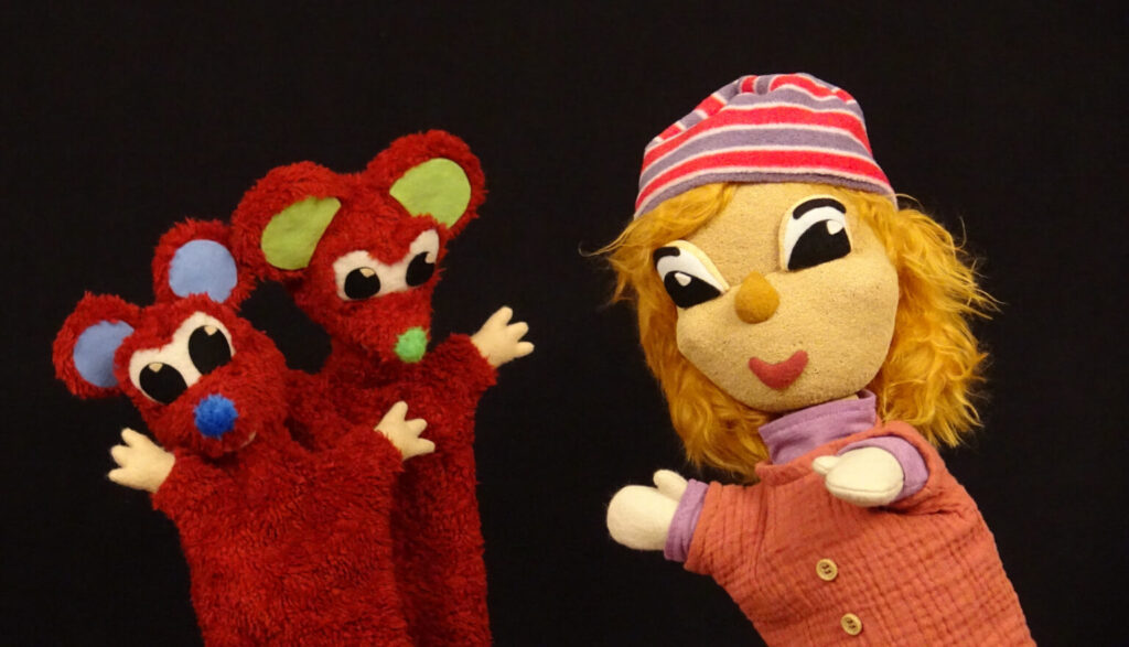Los personajes de 'La Fiesta del Queso y el Hada Limonada' de Marimba Marionetas