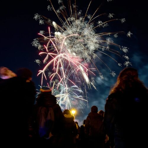 Fuegos artificiales en Pradolongo