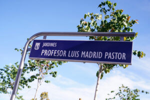 Placa Jardines del Profesor Luis Madrid Pastor