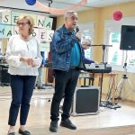 El concejal de los Distritos Puente de Vallecas y Villa de Vallecas saluda a los mayores en la celebración de su semana