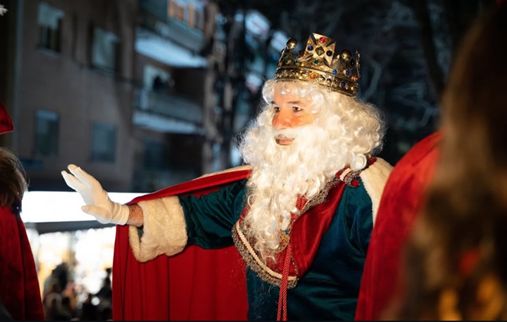 Rey Mago durante el desfile de Villa de Vallecas