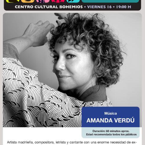 una mujer posando en blanco y negro. Amanda Verdú