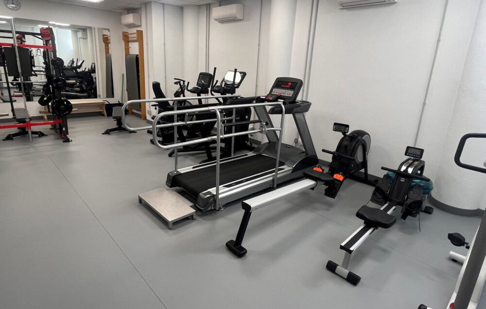 Maquinas de gimnasio y rehabilitación