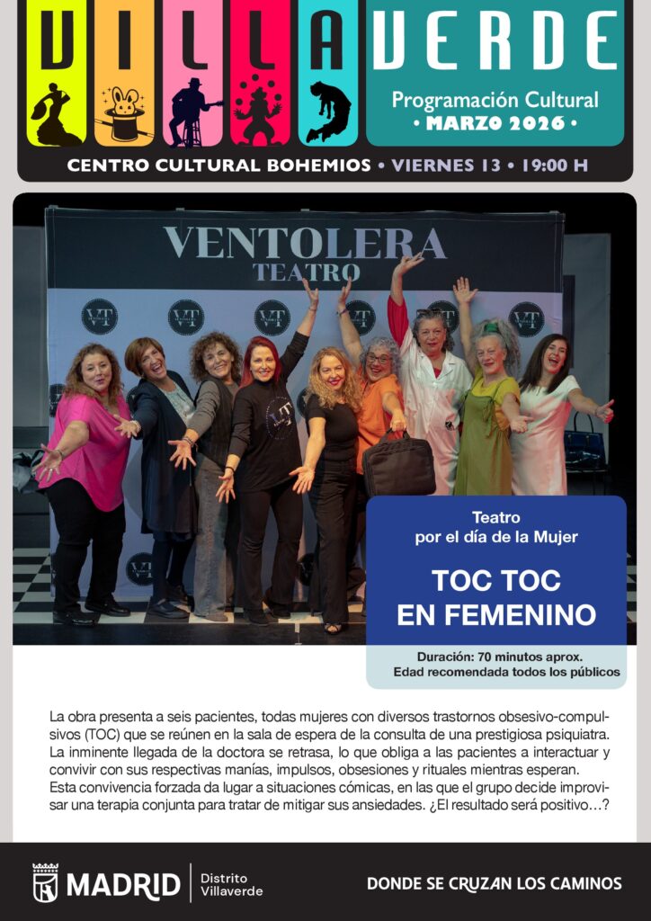 Mujeres sobre un escenario de teatro