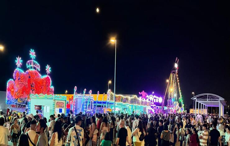 Ambiente en el recinto de ferial en las fiestas de Villaverde Bajo