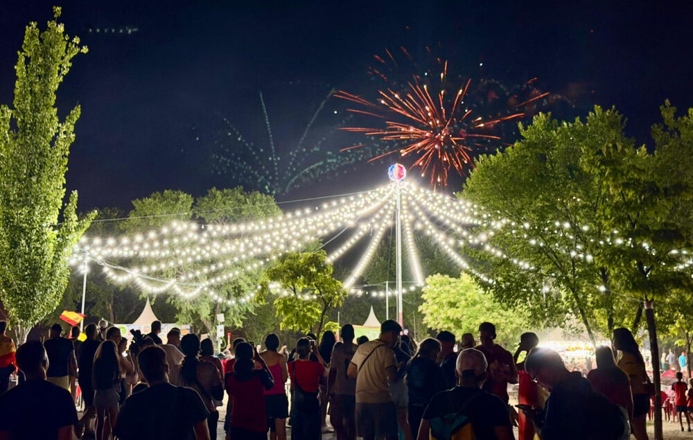 Fuegos artificiales durante las fiestas de villaverde alto