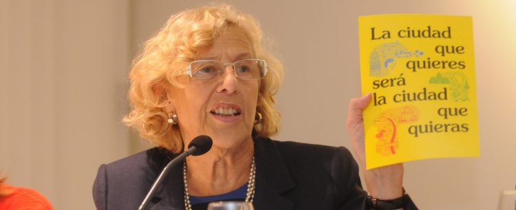 La alcaldesa, Manuela Carmena, durante el coloquio del Club Siglo XXI