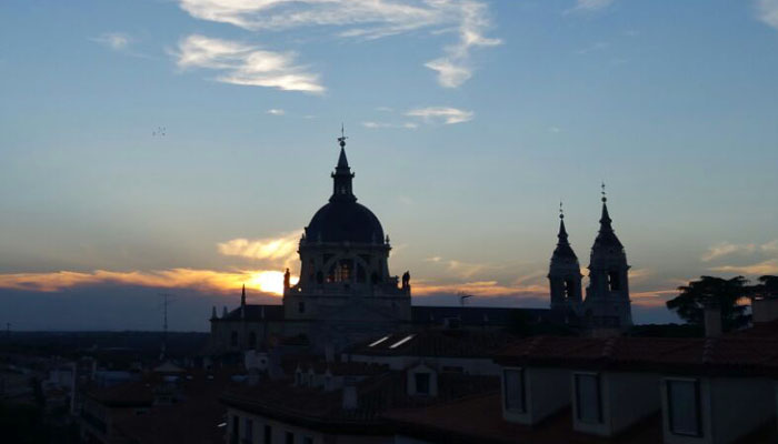 La Almudena atardecer
