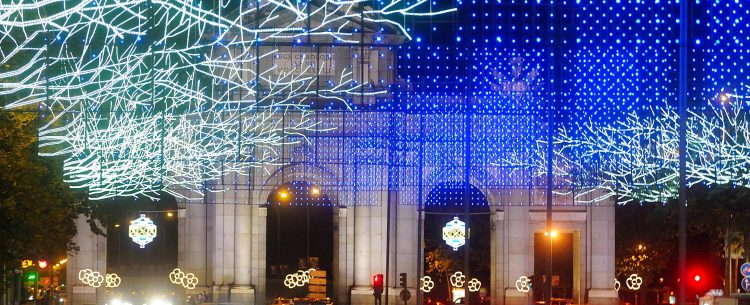 Iluminación navideña en la Puerta de Alcalá