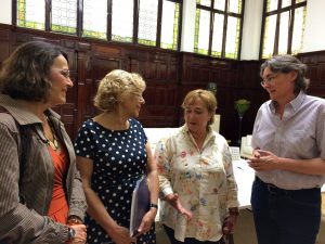 La alcaldesa, Manuela Carmena, con Carmen de la Serna y Marta Higueras