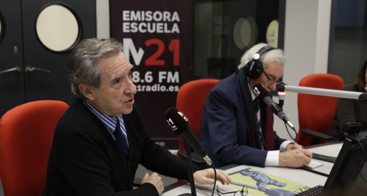 Iñaki Gabilondo o Luis del Olmo han pasado por los micrófonos de la emisora Escuela M21 Radio. Imagen de archivo. 