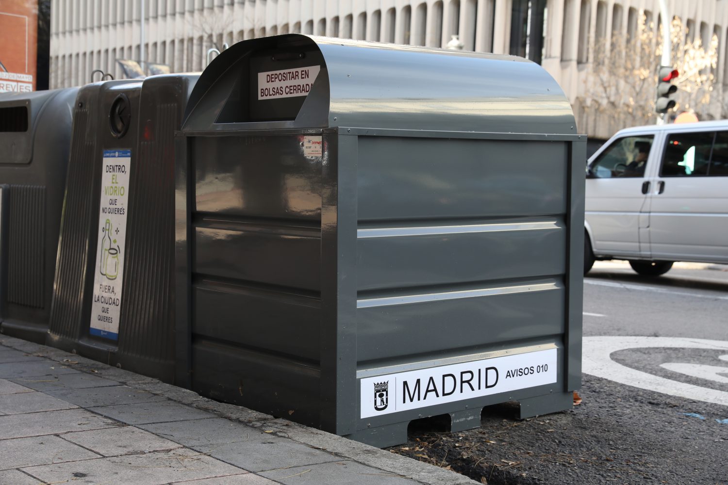 Madrid estrena un nuevo servicio de recogida de ropa usada con 784 contenedores – Diario del Ayuntamiento Madrid