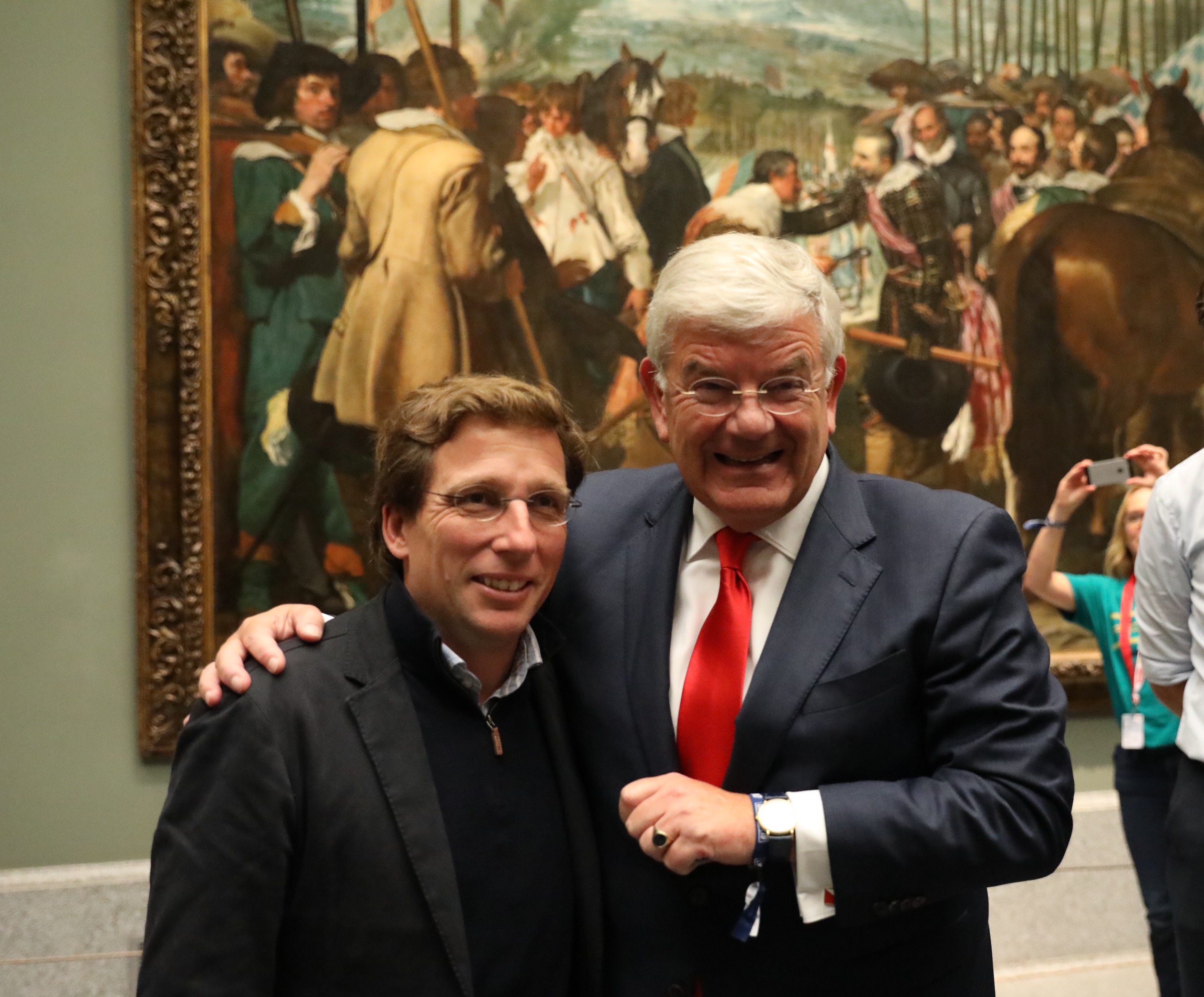 El alcalde, José Luis Martínez-Almeida, junto a su homólogo de Utrecht, Jan Van Zanen