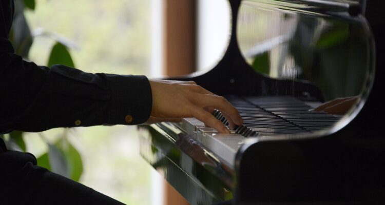 Concierto de piano celebrado en la Biblioteca Musical (archivo)