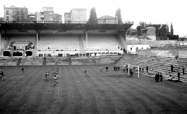 Tribuna del Estadio Metrolitano. Autor Florentino Moretón 1966