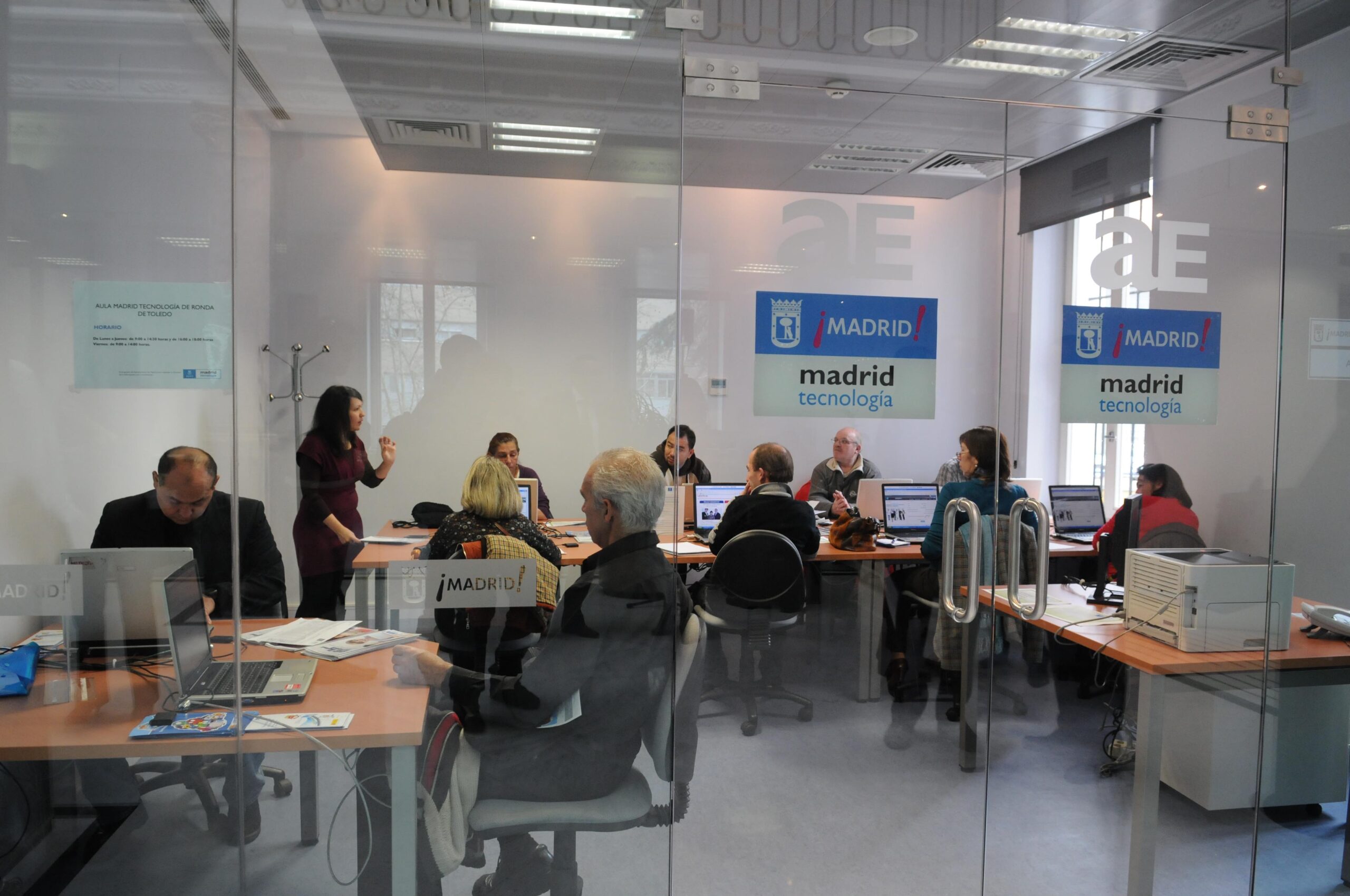 La Agencia para el Empleo colabora con Cruz Roja para mejorar la